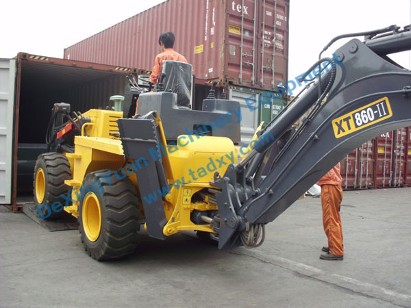 c鿴ԔϢ}Backhoe loader packing xΔ1739